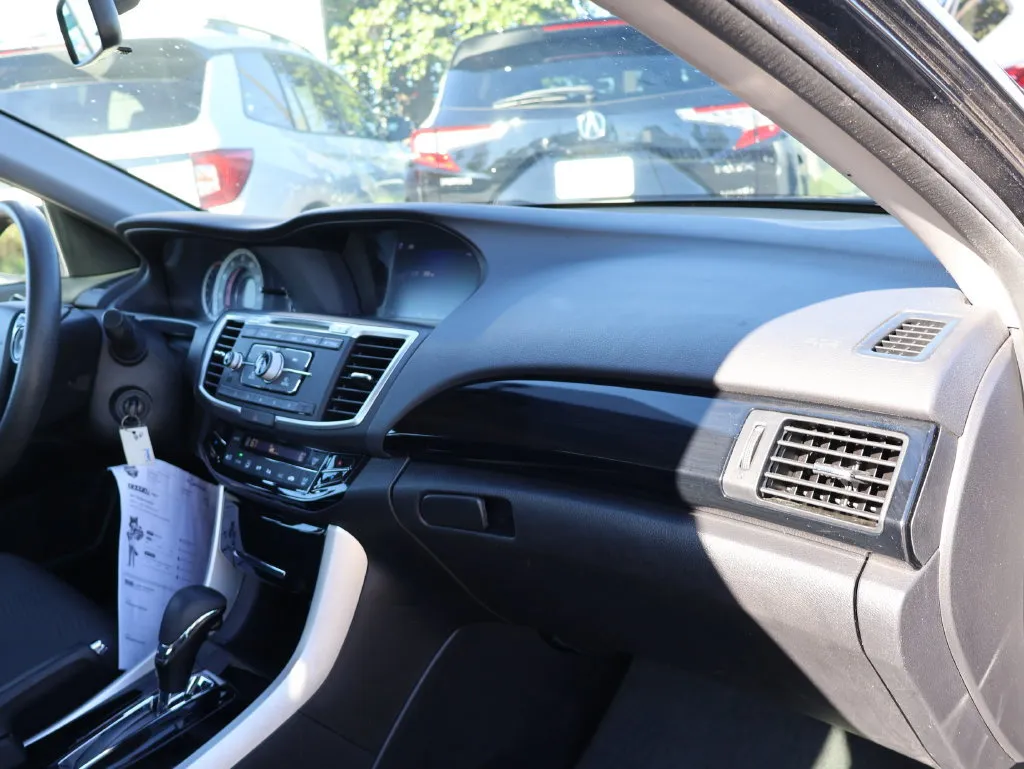 Honda Accord photo 9