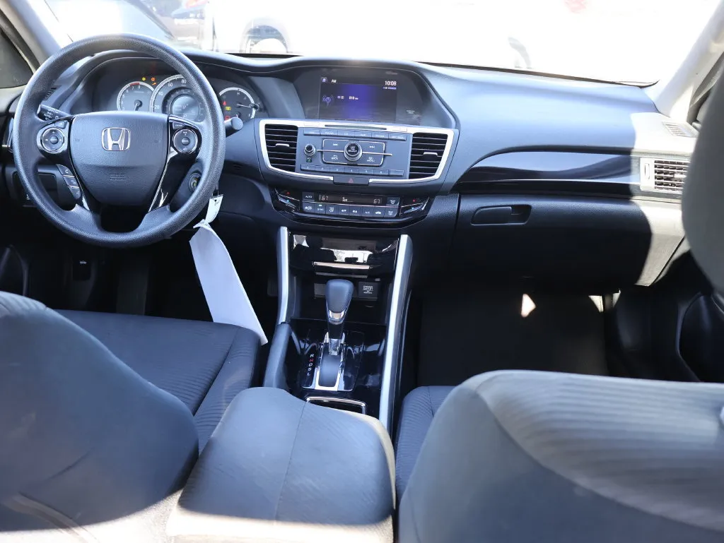 Honda Accord photo 13