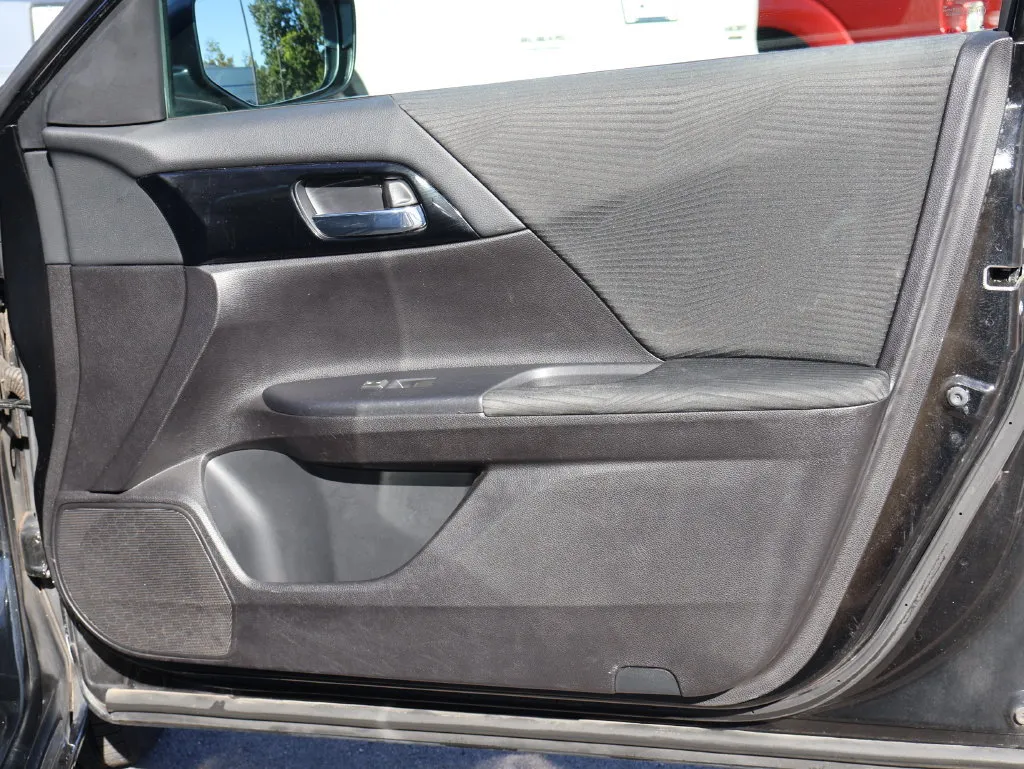 Honda Accord photo 11