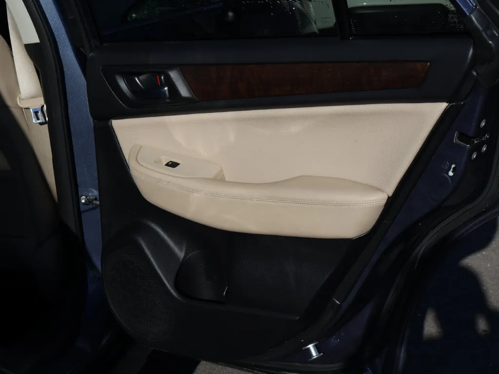 Subaru Outback photo 14