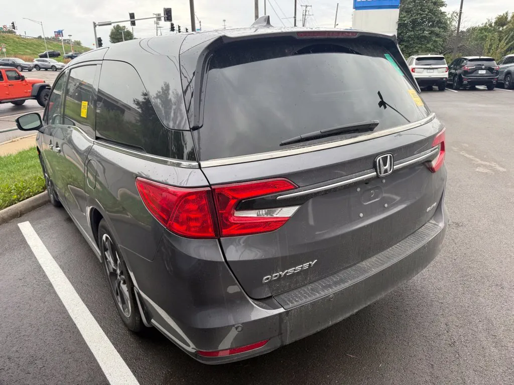 Honda Odyssey photo 4