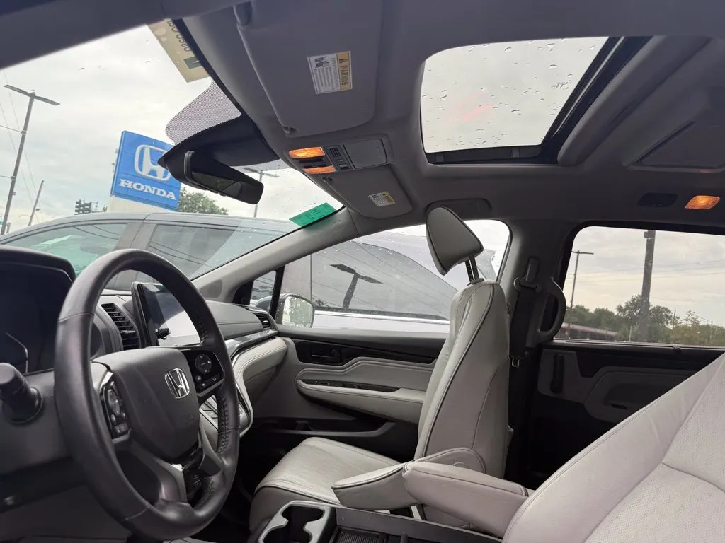 Honda Odyssey photo 9