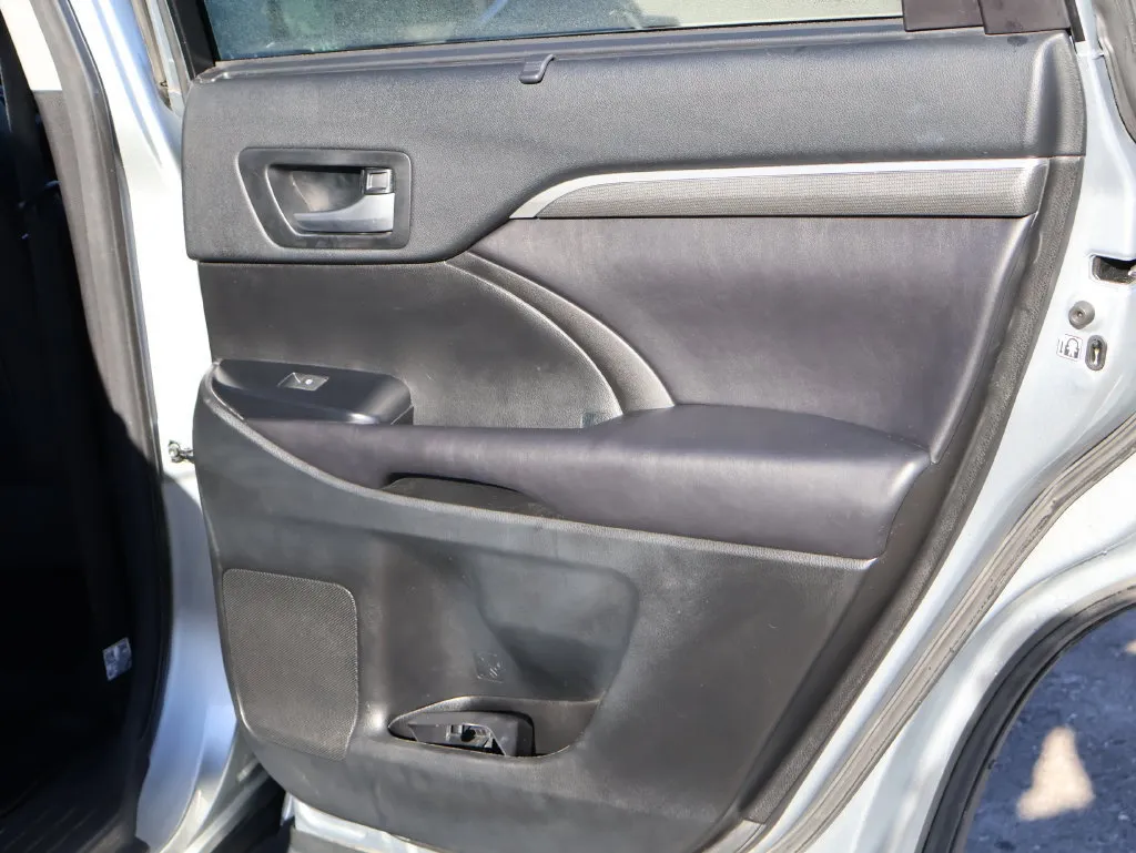 Toyota Highlander photo 14