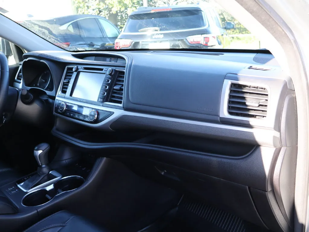 Toyota Highlander photo 9