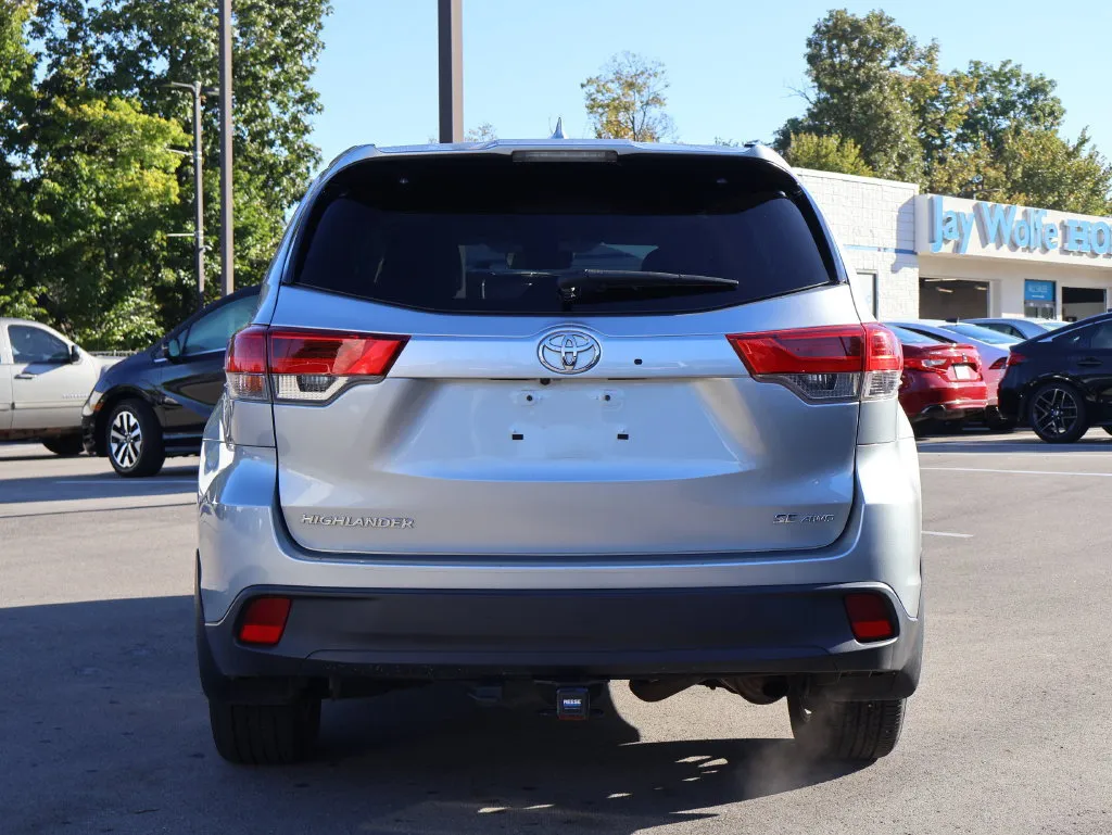 Toyota Highlander photo 6