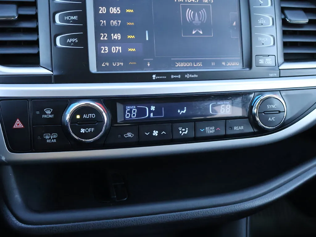 Toyota Highlander photo 23