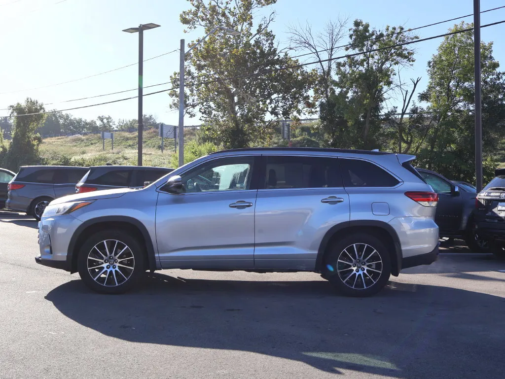 Toyota Highlander photo 4