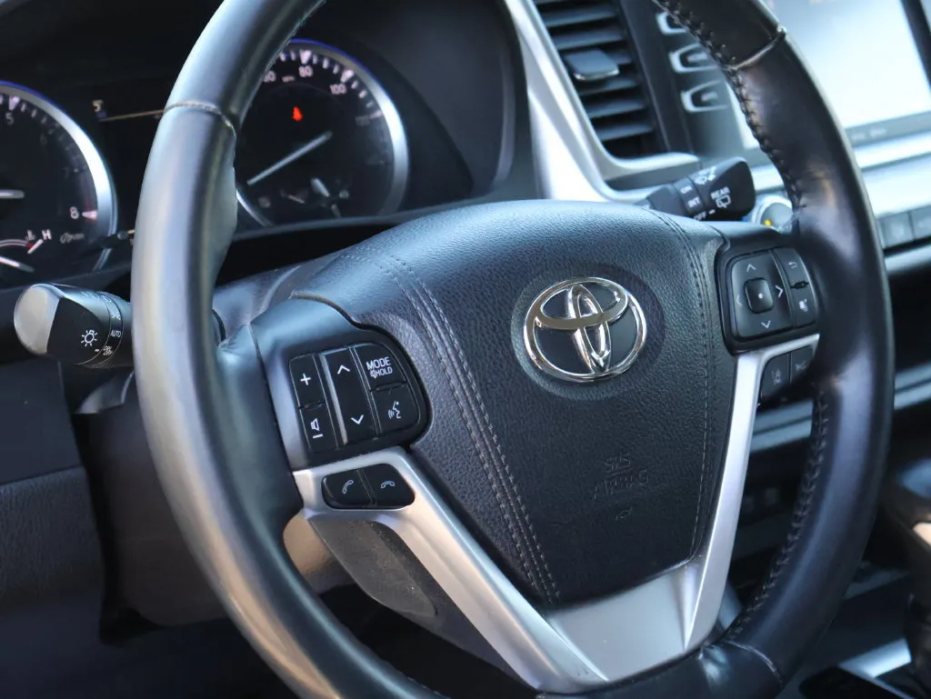Toyota Highlander photo 18
