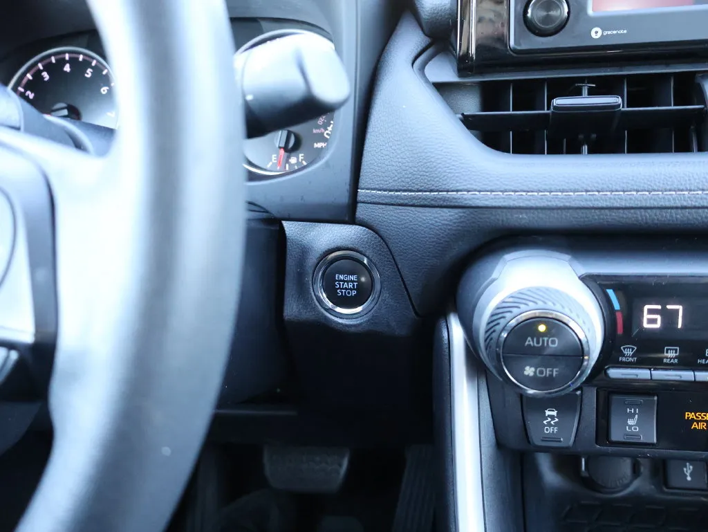 Toyota RAV4 photo 26