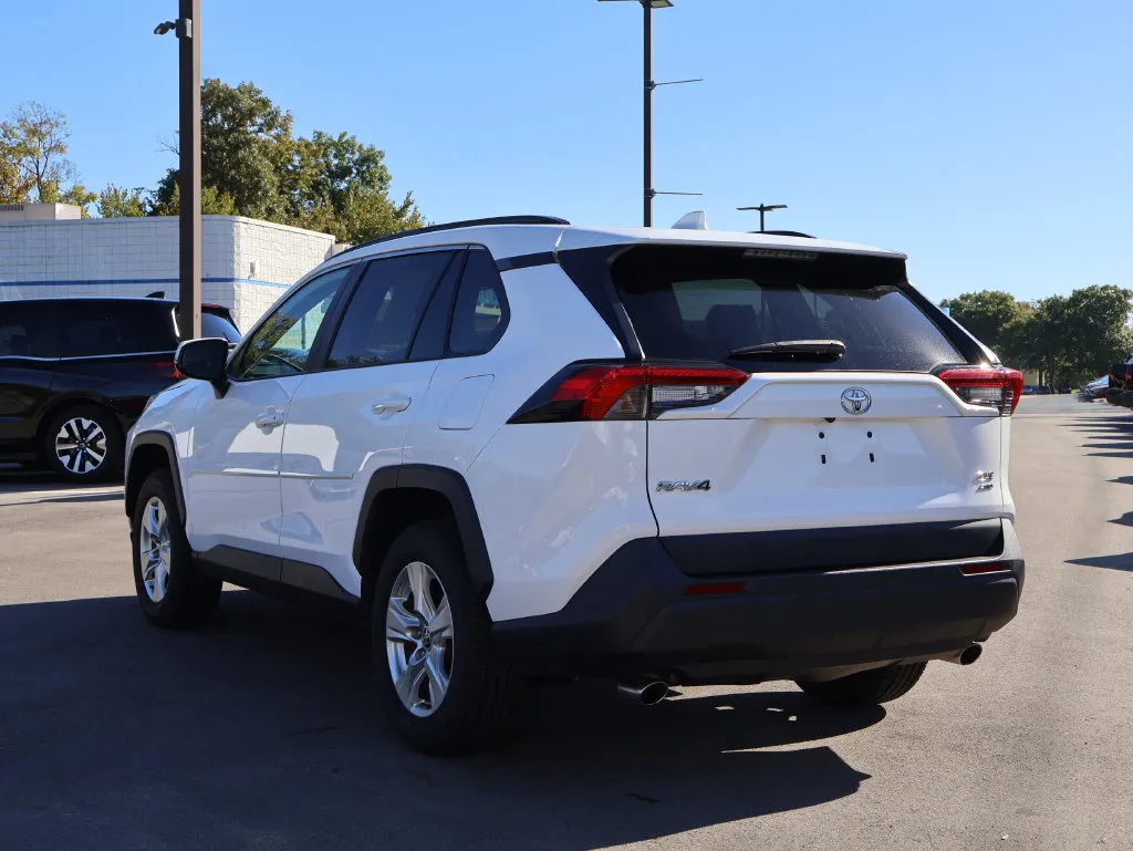Toyota RAV4 photo 5