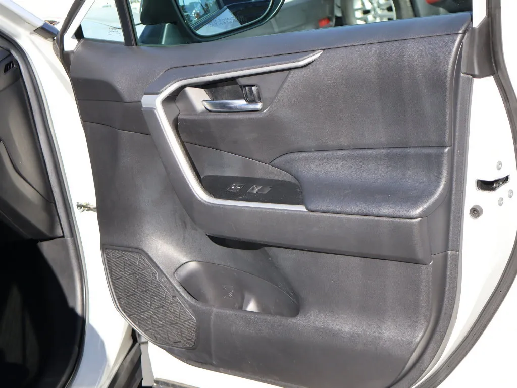 Toyota RAV4 photo 11