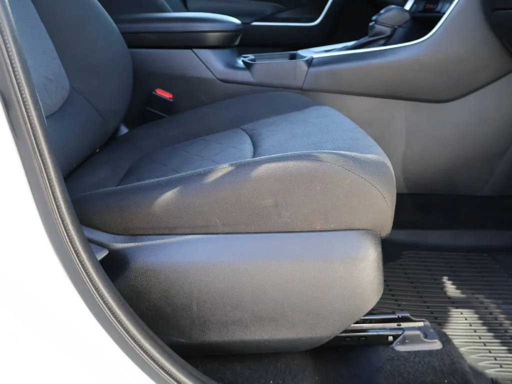 Toyota RAV4 photo 10