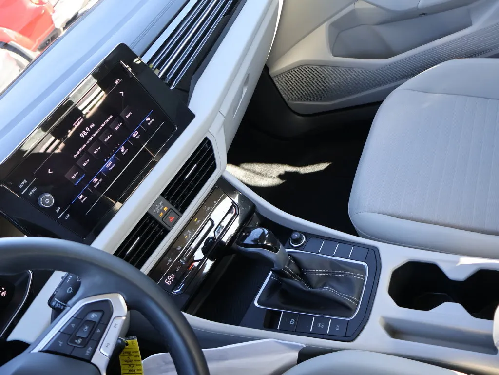 Volkswagen Jetta photo 18