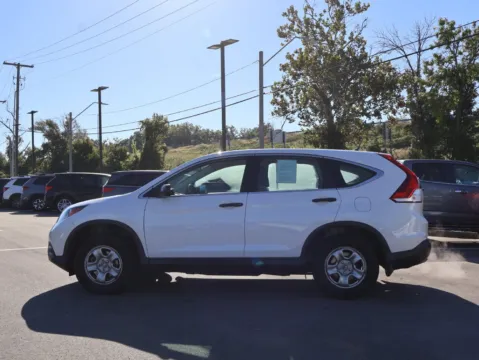 More photos of 2013 Honda CR-V LX at Jay Wolfe Honda, MO