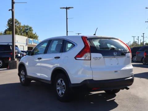 More photos of 2013 Honda CR-V LX at Jay Wolfe Honda, MO