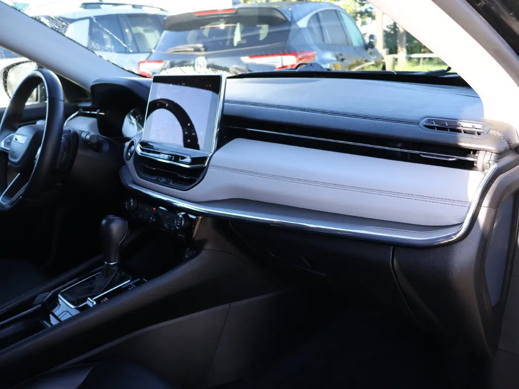 Jeep Compass photo 9