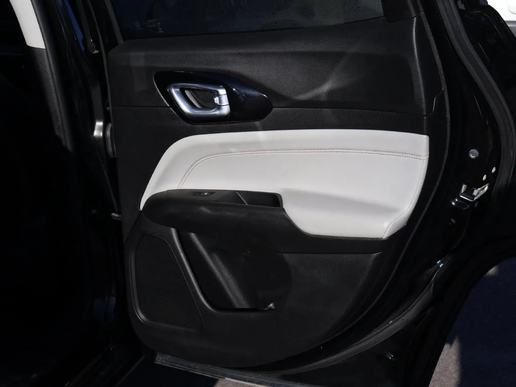Jeep Compass photo 14