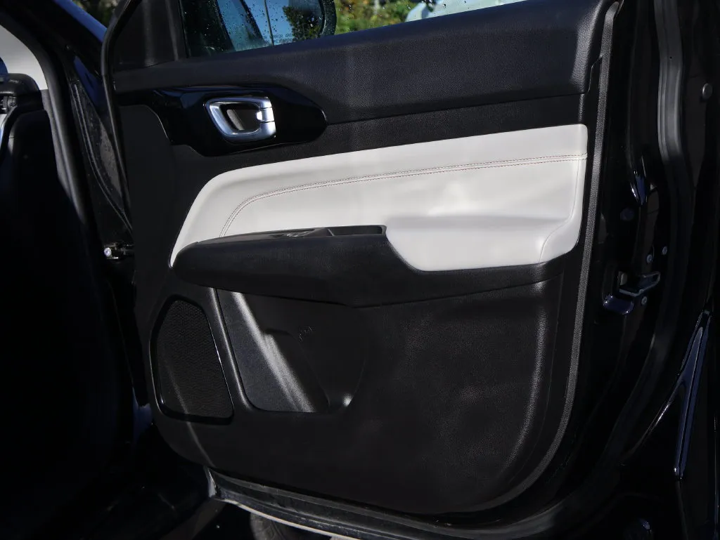 Jeep Compass photo 11
