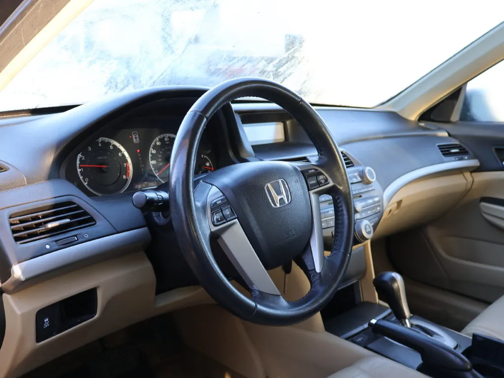 Honda Accord photo 9