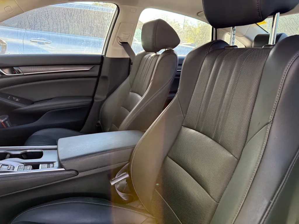 Honda Accord photo 10