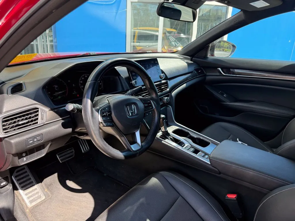 Honda Accord photo 7