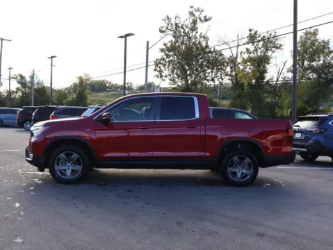 More photos of 2023 Honda Ridgeline RTL at Jay Wolfe Honda, MO