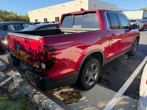 More photos of 2023 Honda Ridgeline RTL at Jay Wolfe Honda, MO