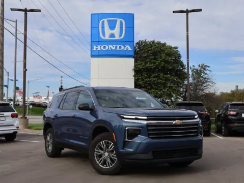 Blue 2025 Chevrolet Traverse FWD LT for sale in Kansas City, MO