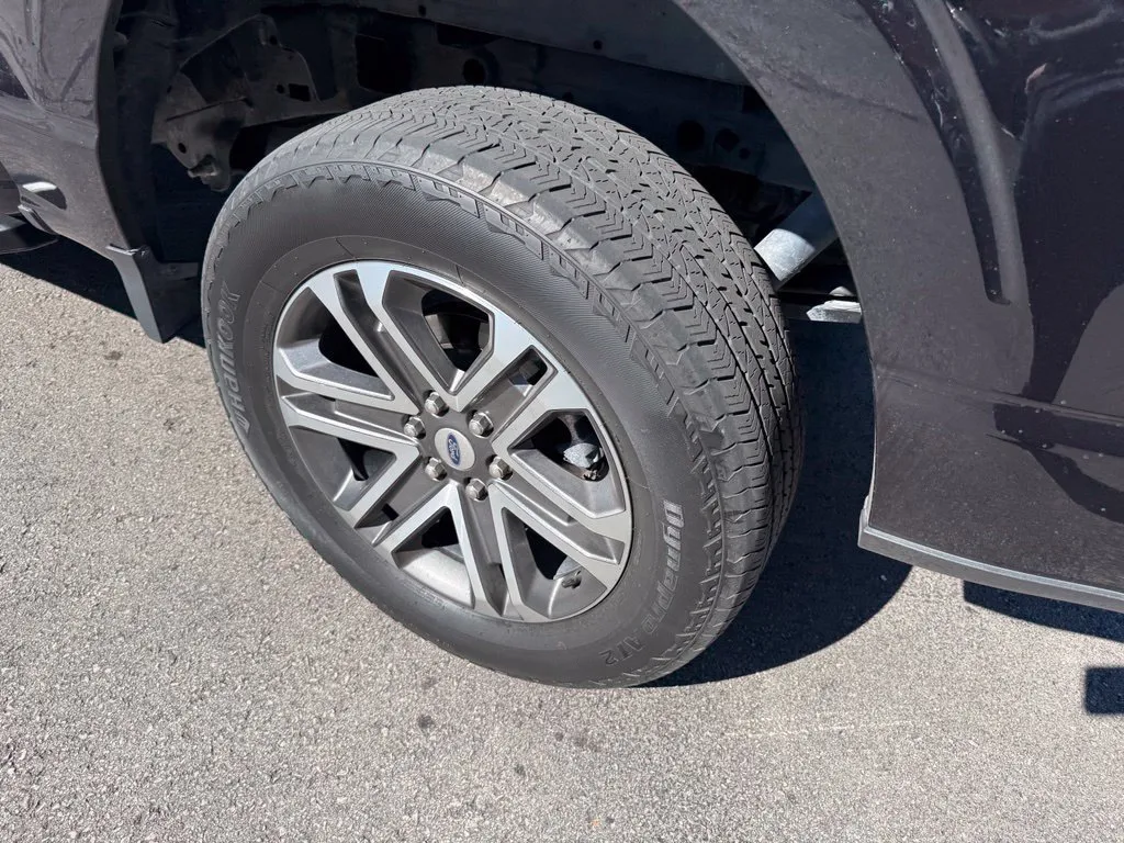 Ford F-150 photo 10