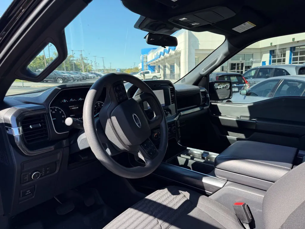 Ford F-150 photo 7