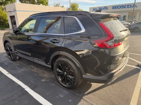 More photos of 2024 Honda CR-V Hybrid Sport Touring at Jay Wolfe Honda, MO