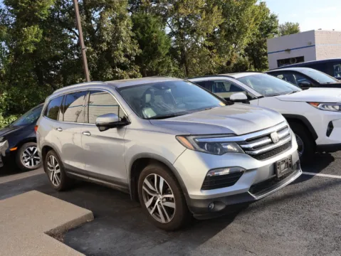 More photos of 2018 Honda Pilot Touring at Jay Wolfe Honda, MO