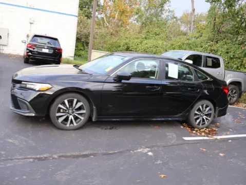More photos of 2024 Honda Civic Sedan EX at Jay Wolfe Honda, MO