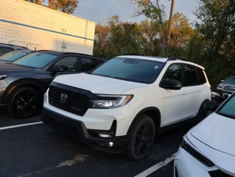 More photos of 2024 Honda Passport Black Edition at Jay Wolfe Honda, MO