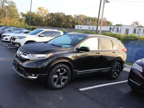 More photos of 2017 Honda CR-V Touring at Jay Wolfe Honda, MO