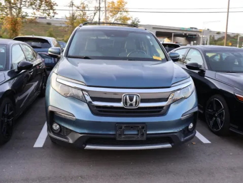 Photos of 2020 Honda Pilot EX-L for sale in Kansas City, MO at Jay Wolfe Honda