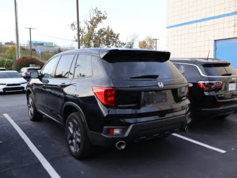 More photos of 2023 Honda Passport EX-L at Jay Wolfe Honda, MO