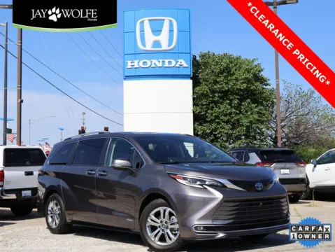 Gray 2021 Toyota Sienna Platinum for sale in Kansas City, MO