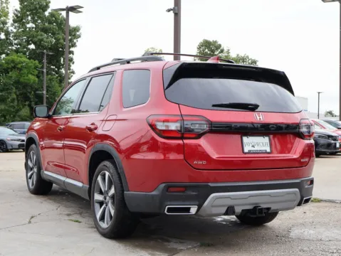 More photos of 2025 Honda Pilot Elite at Jay Wolfe Honda, MO