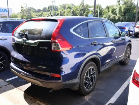 More photos of 2016 Honda CR-V SE at Jay Wolfe Honda, MO