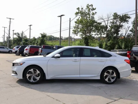 More photos of 2019 Honda Accord Sedan EX-L 2.0T at Jay Wolfe Honda, MO