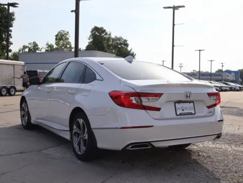 More photos of 2019 Honda Accord Sedan EX-L 2.0T at Jay Wolfe Honda, MO