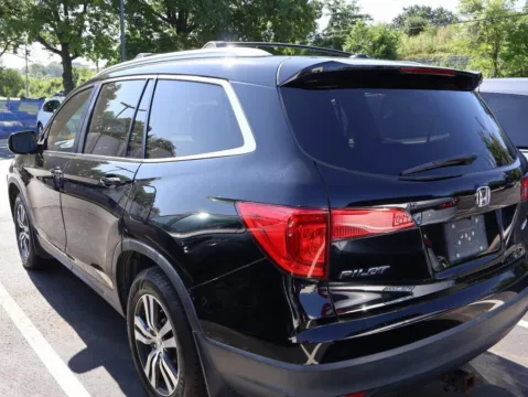 More photos of 2016 Honda Pilot EX-L at Jay Wolfe Honda, MO