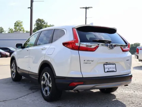 More photos of 2019 Honda CR-V EX-L at Jay Wolfe Honda, MO