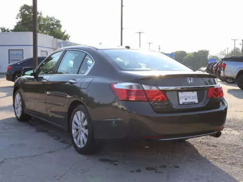 More photos of 2015 Honda Accord Sedan EX-L at Jay Wolfe Honda, MO