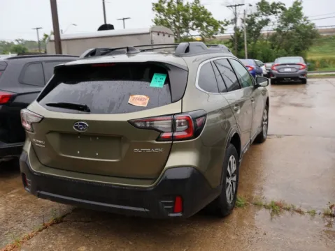 More photos of 2022 Subaru Outback Premium at Jay Wolfe Honda, MO