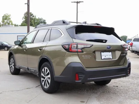 More photos of 2022 Subaru Outback Premium at Jay Wolfe Honda, MO