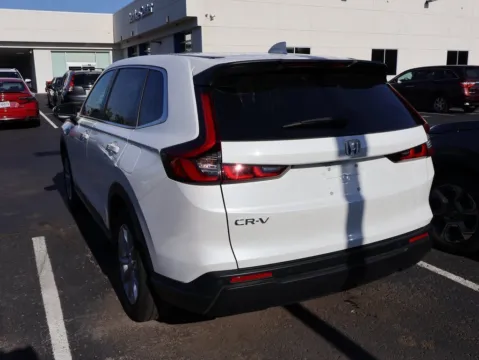 More photos of 2023 Honda CR-V EX-L at Jay Wolfe Honda, MO