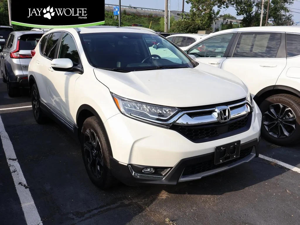 White 2018 Honda CR-V Touring for sale in Kansas City, MO