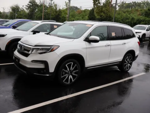 More photos of 2022 Honda Pilot Touring 7-Passenger at Jay Wolfe Honda, MO